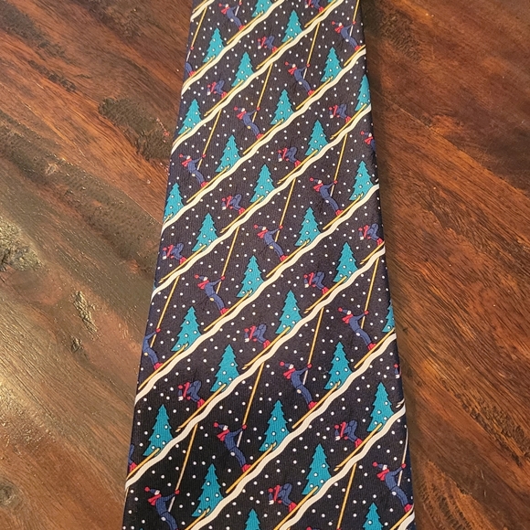 VINTAGE HERMÈS Black TIE 7232 UA Skier Snow Christmas Tree Winter Holiday - Picture 3 of 4